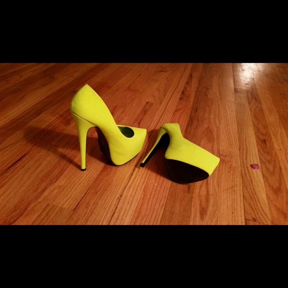 NEW!!! Lime green pumps