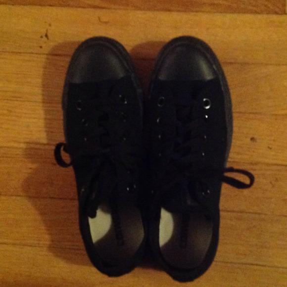 Black Chuck Taylor's-Converse with box