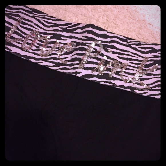 VS Pink Yoga Crop Pant