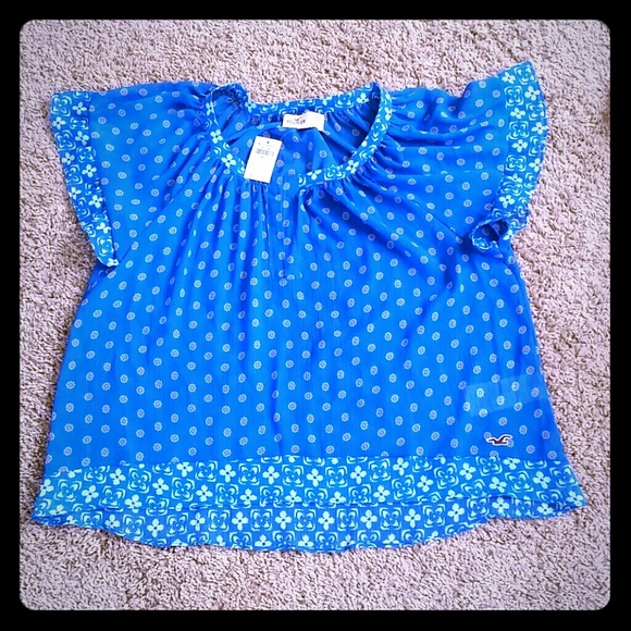 Hollister top