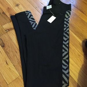 Brand new vs pink yoga leggings