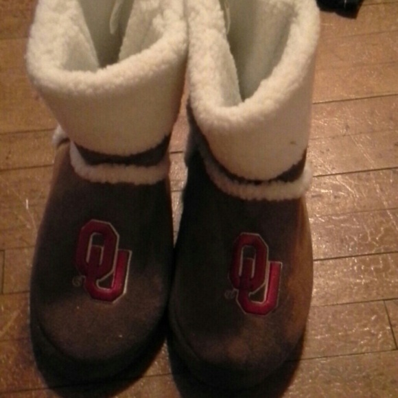 Hard bottom slippers