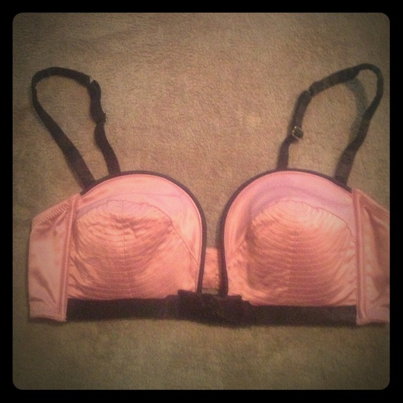 Hollywood icon pink & black bra 34D