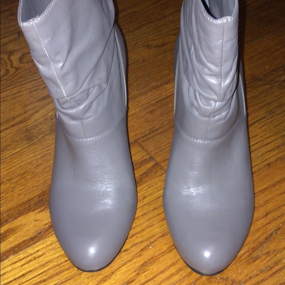 BCBGeneration Boots, NWT, SIZE 7.5, Steel Grey