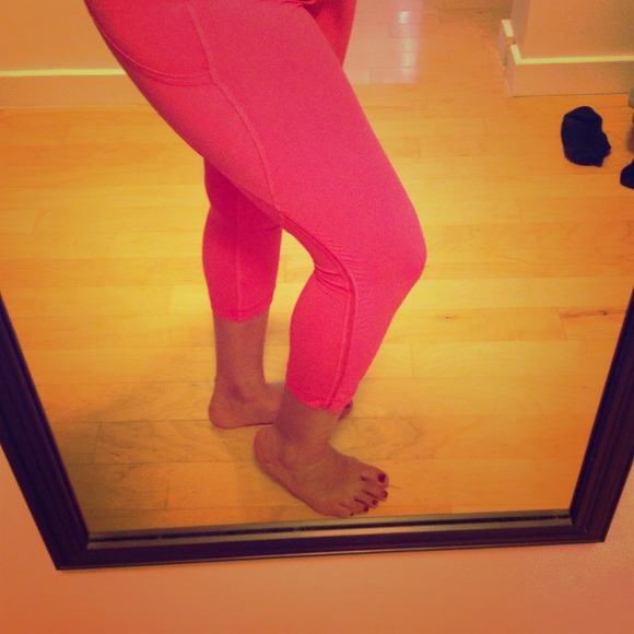 Hot pink Lululemon beach runner crop pants