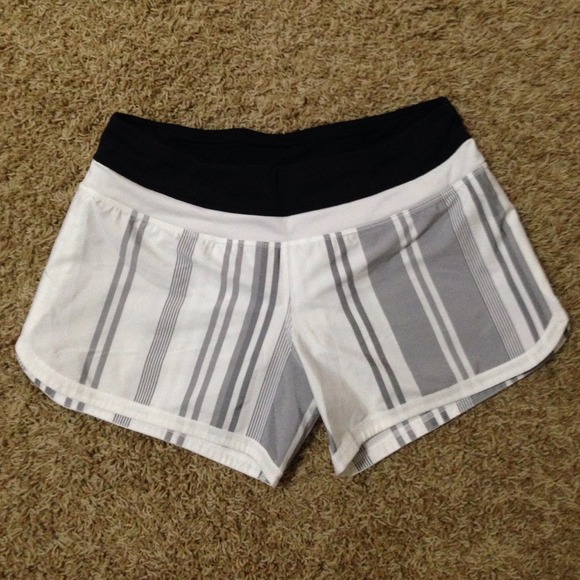 Lululemon groovy run striped shorts