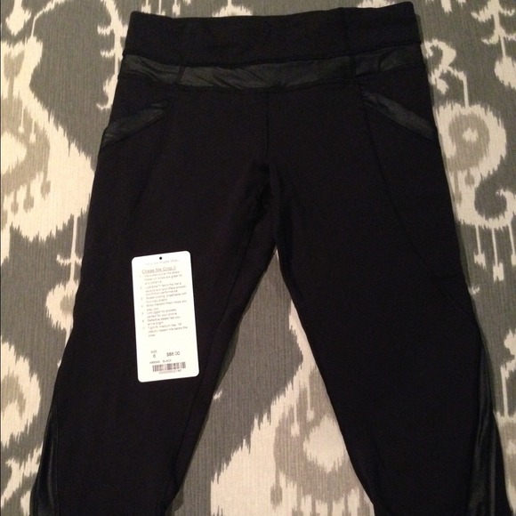 Lululemon chase Me crop II