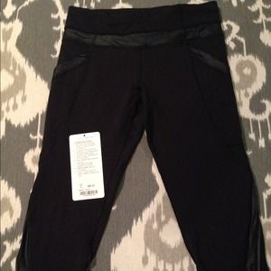 Lululemon chase Me crop II