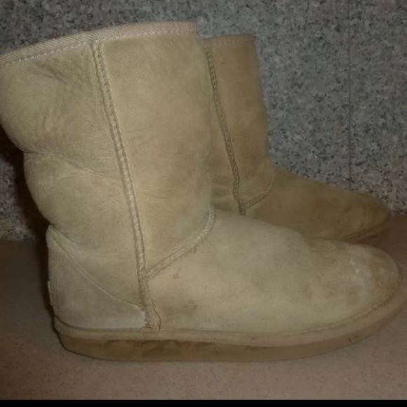tan uggs size 7
