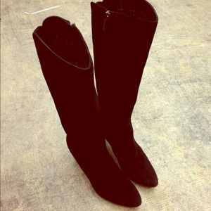 Aquitalia Suede Boots 9