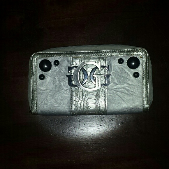 Guess wallet