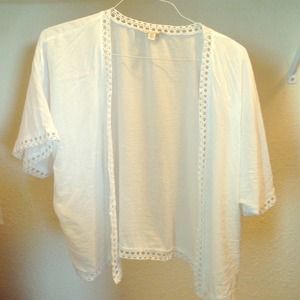 White cardigan, never worn, size x-small, no tags