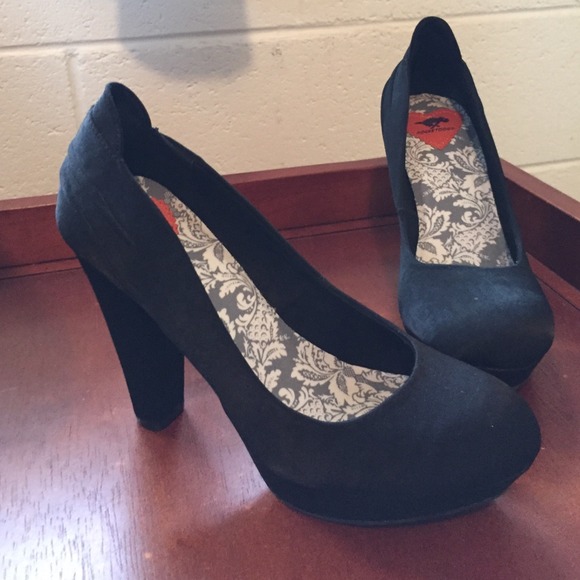 Rocket Dog Shoes - Rocketdog black pumps- like new!
