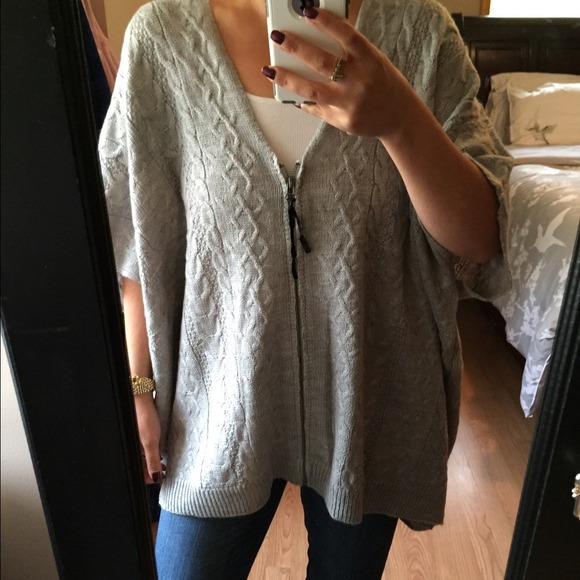 1 hour 🍁Gorgeous sweater - Picture 4 of 4