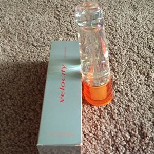 Trade with @mariaaranda1 Mk velocity perfume