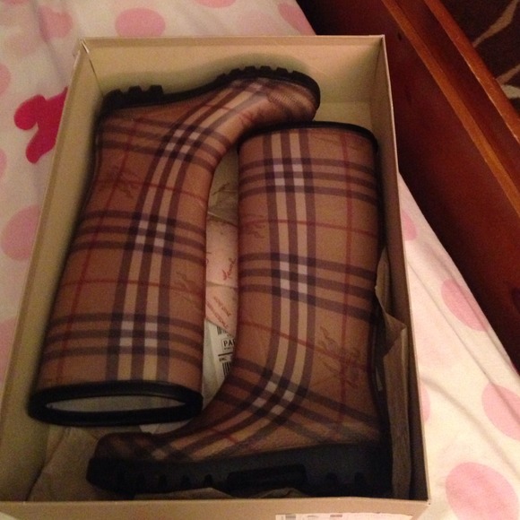 Burberry rain boots