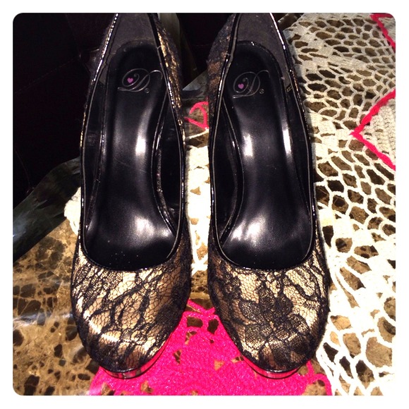 High black pumps