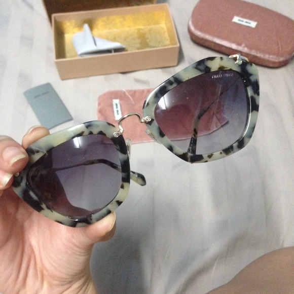 Cat eye Noir sunglasses Miu miu
