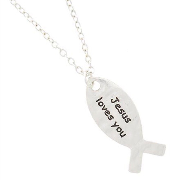 Jewelry - Cute silver 'Jesus Loves you Necklace