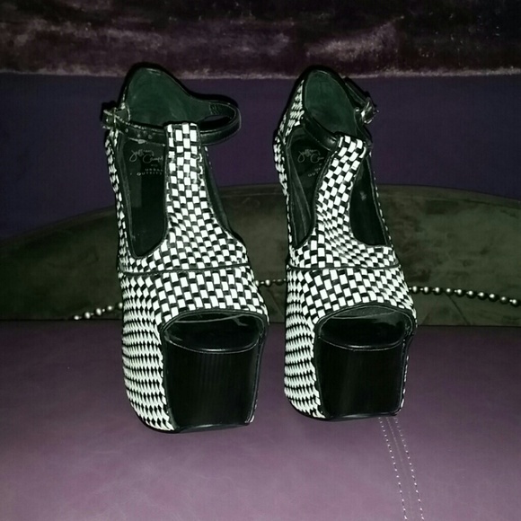 Shoes - Picture 2 of 2
