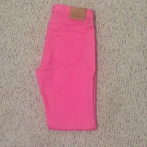 Zara Pink Skinny Jeans has trendy zipper on side