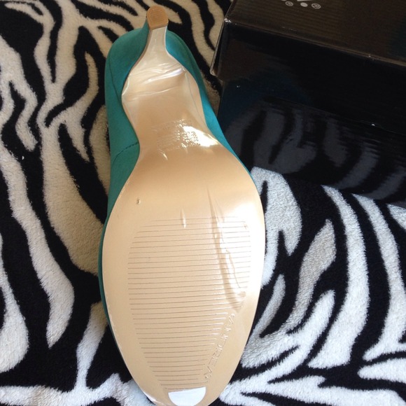 Turquoise Heels - Picture 4 of 4