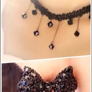 necklace/earrings