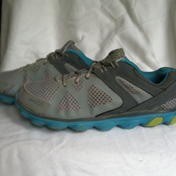 Ladies running shoes - Picture 1 of 1