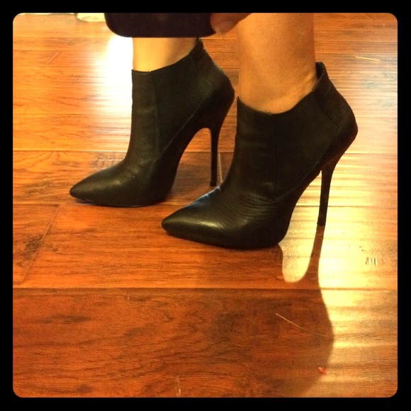 Black High Heel Pointy toe Booties