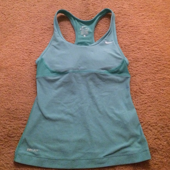Nike tank