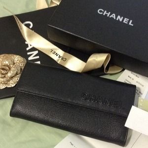 black long wallet