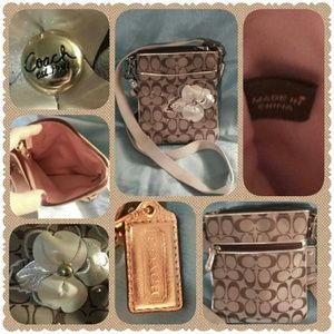 Coach Daisy Flower Applique Swingpack