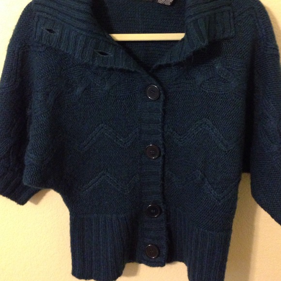 Sweaters - Blue/green button front knit sweater
