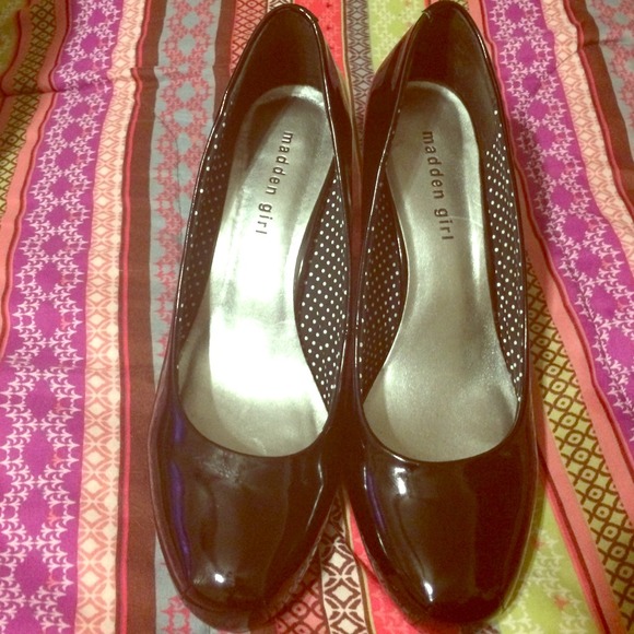 Black pumps size 10