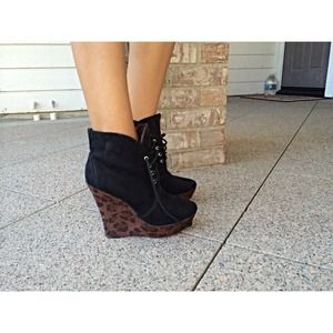 🎈Final Sale🎈Wedged booties