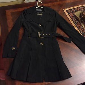 🚫📦SOLD 📦🚫Kenneth Cole trench coat.