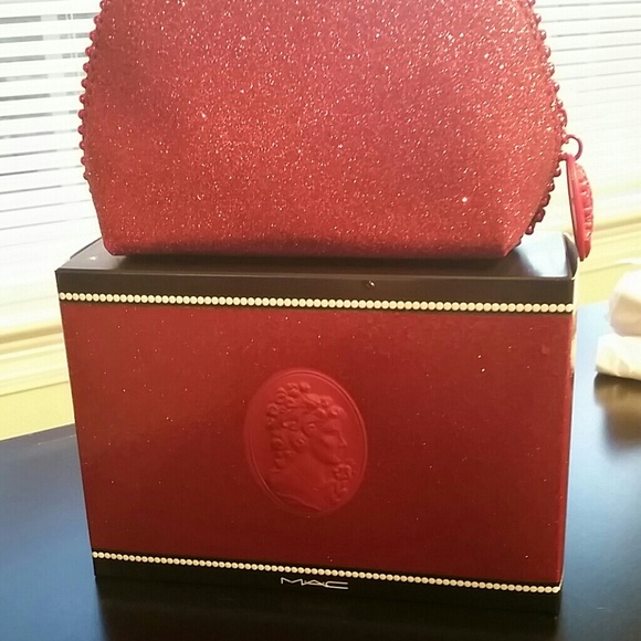 MAC Holiday 2014 Cosmetic Bag (makeup Not Included