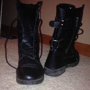 Combat boots