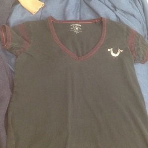 Black and maroon/burgandy t shirt