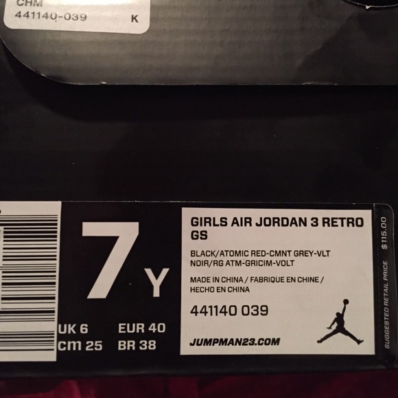 Authentic Girls Jordan Retro 3 - Picture 4 of 4