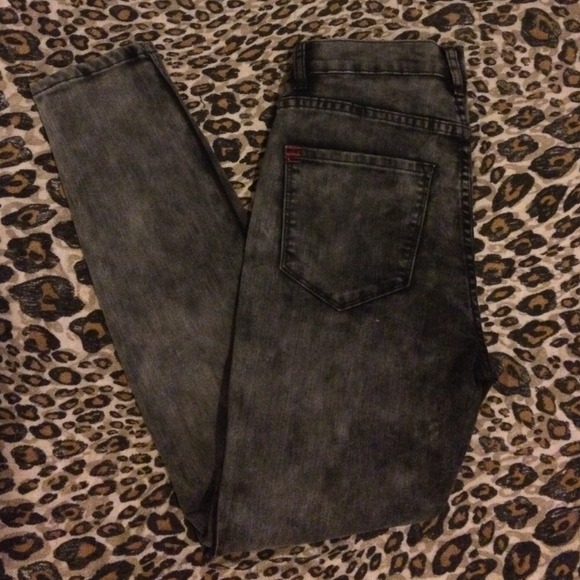 High waisted jeans