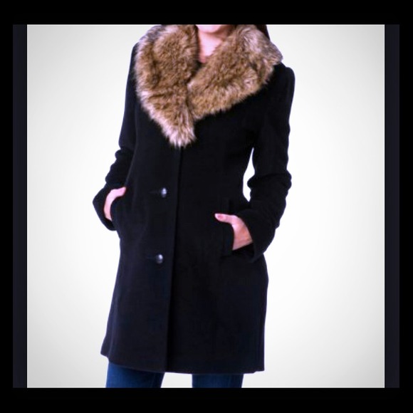 👠 A PEA IN THE POD - FAUX FUR FASHION COAT
