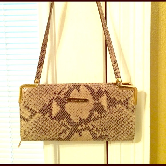 MICHAEL KORS WALLET -- CLUTCH LEATHER SNAKESKIN