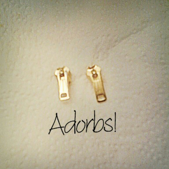Zipper Stud Earnings!