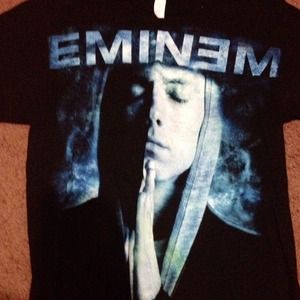 Medium Eminem Recovery shirt