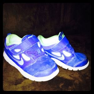 Nike 9 toddler shoes