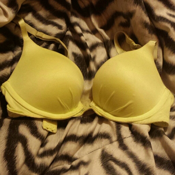 32 B victoria secret fabulous push up bra