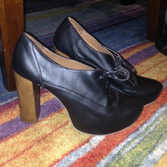 Xhilaration Shoes - Black heels size 11