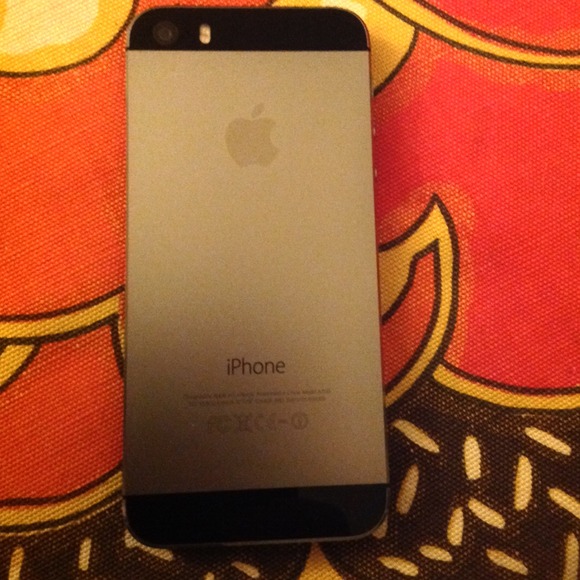 SOLD! Black iPhone 5s 16G - Picture 4 of 4