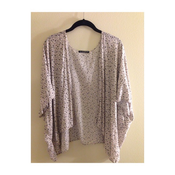 Brandy Melville Floral Kimono